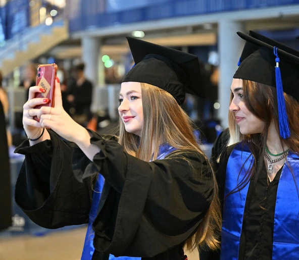 Selfie cérémonie de remise des diplômes