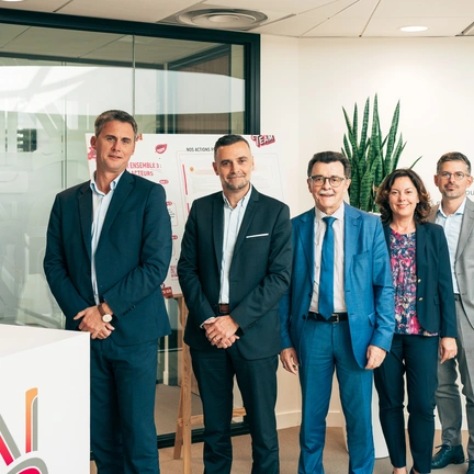 Nouveau mécène pour la chaire Entrepreneuriat Familial & Société d’Audencia qui accueille l’entreprise LNA Santé dans la famille. Signature du partenariat.