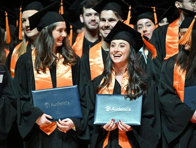 Cérémonie de remise des diplômes SciencesCom