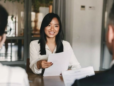 Femme passant un entretien