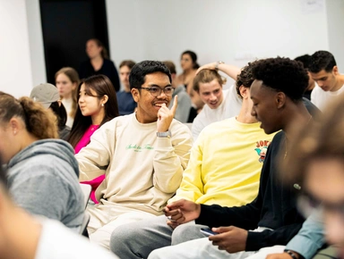 Des étudiants bachelor lors de leur rentrée