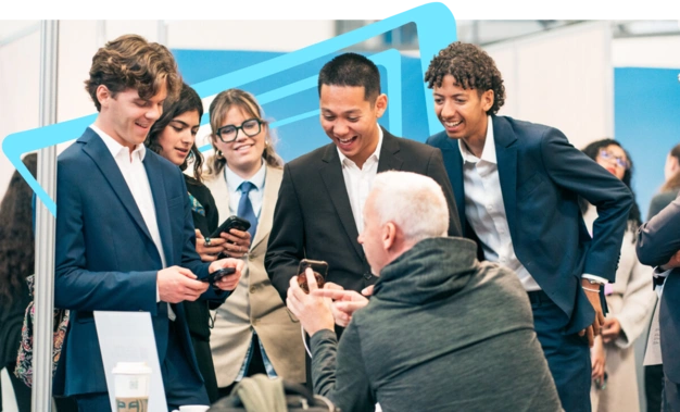 Un groupe d'étudiants lors des forums de recrutement Audencia