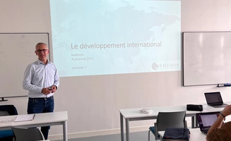 "Operating in International Markets" pour le MS MCI