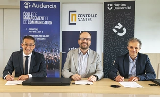 Signature entrée Nantes Université à l'incubateur Centrale-Audencia