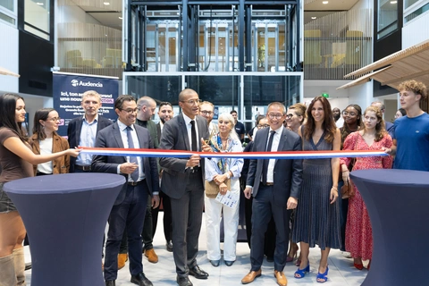 coupé de ruban - inauguration Campus Paris Saint-Ouen - K. Bouamrane - S. Tran