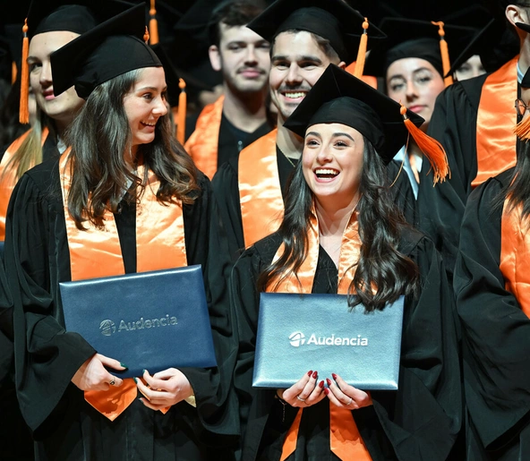 Cérémonie de remise des diplômes SciencesCom