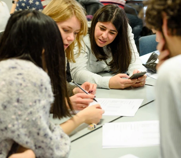 Spécialisation conseil : les étudiants d’Audencia participent à un concours d’articles