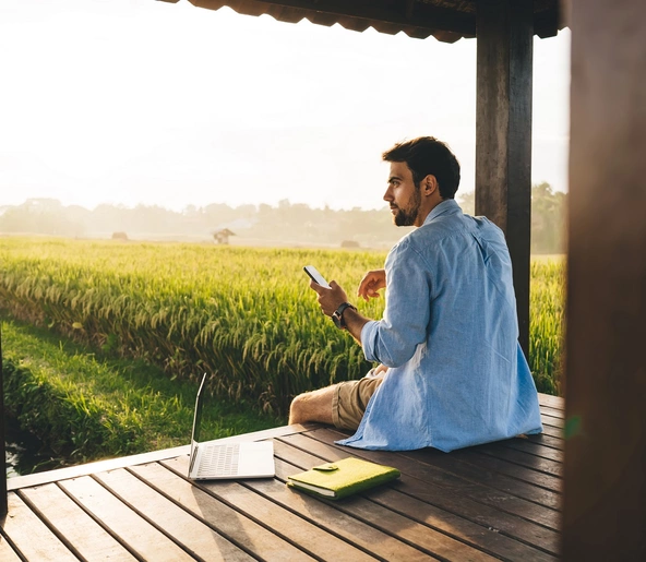 Personne travaillant en pleine nature