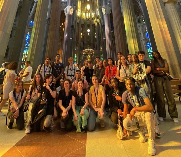 Photo de groupe des étudiants BRIO lors d'un voyage à l'étranger