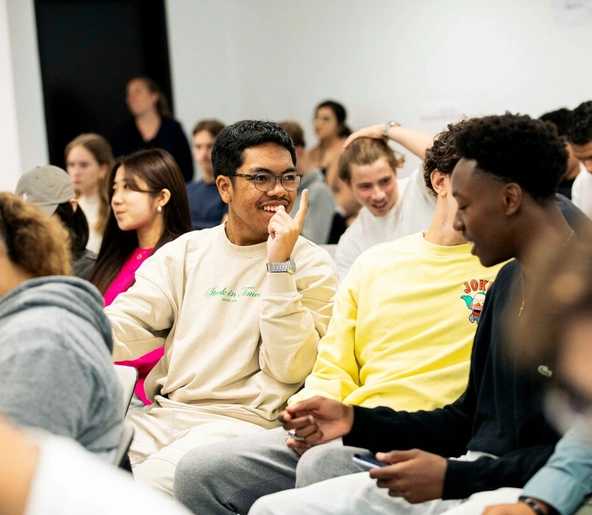 Des étudiants bachelor lors de leur rentrée